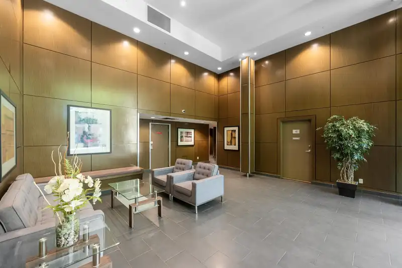 1501 9133 HEMLOCK DRIVE - photo 2 of 37