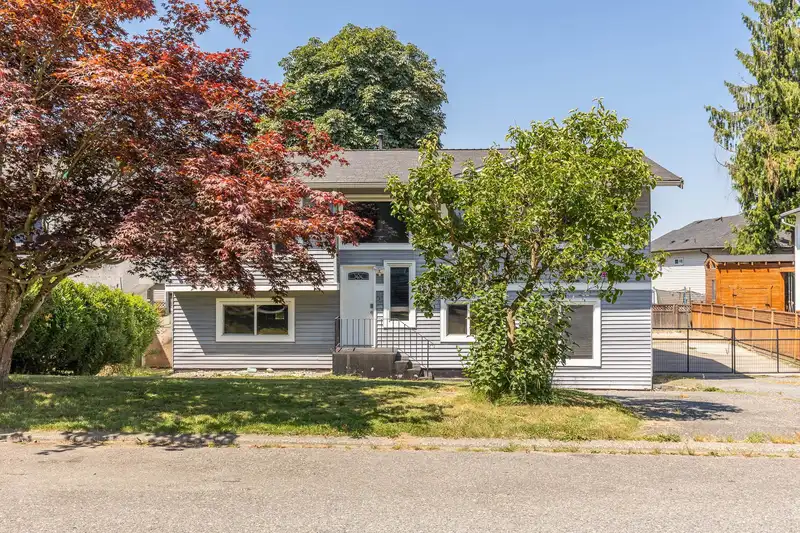 3417 JUNIPER CRESCENT - photo 2 of 35