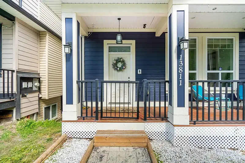 13811 60 AVENUE - photo 2 of 31