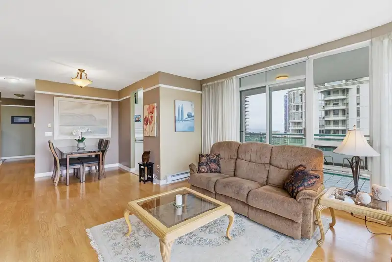 19C 6128 PATTERSON AVENUE - photo 4 of 40
