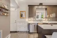 215 2273 TRIUMPH STREET - thumbnail 19