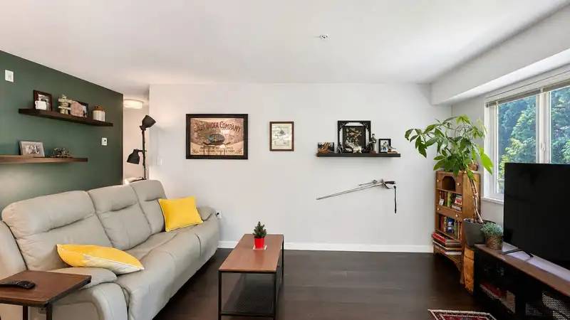 207 357 E 2ND STREET - photo 3 of 17