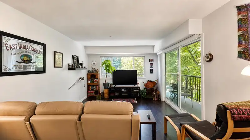 207 357 E 2ND STREET - photo 4 of 17