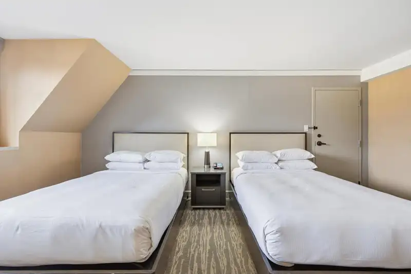 709/711 4050 WHISTLER WAY - photo 4 of 40