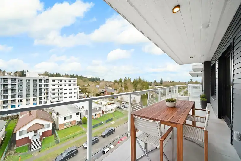 605 4928 QUEBEC STREET - photo 4 of 33