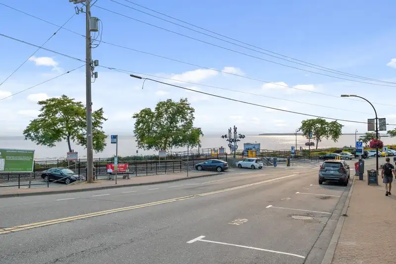 211 15621 MARINE DRIVE - photo 3 of 30