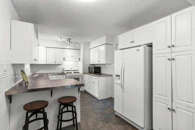 11717 209 STREET - photo 3 of 26