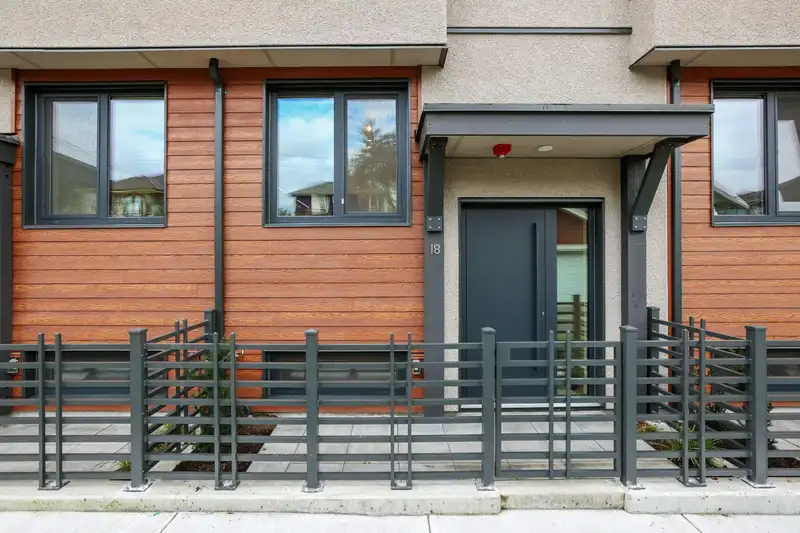 18 632 E 3RD STREET - photo 2 of 33