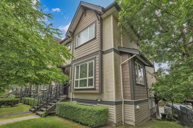 11 9077 150TH STREET - photo 3 of 40