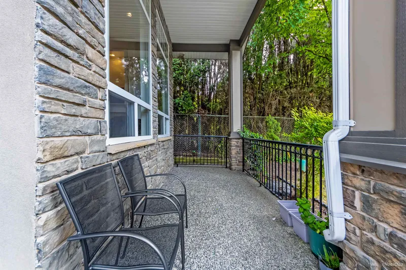 7506 143C STREET - photo 2 of 25