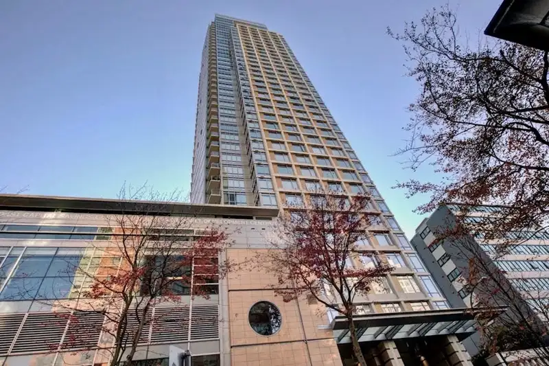 706 1028 BARCLAY STREET - photo 1 of 20