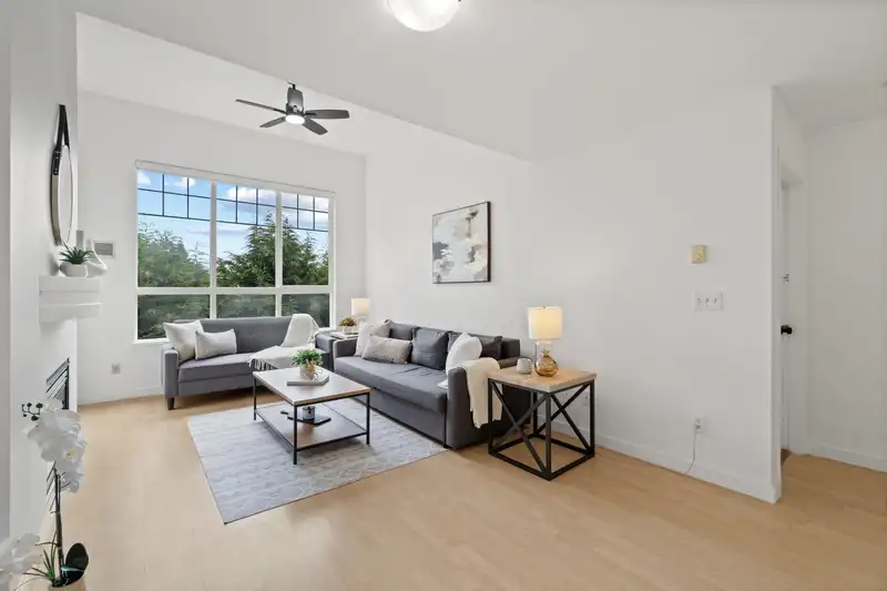 405 10186 155 STREET - photo 2 of 29