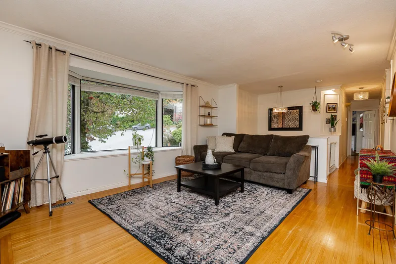 2988 FLEET STREET - photo 3 of 25