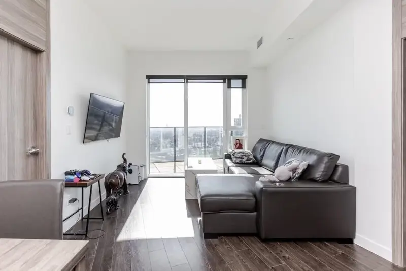 4106 9887 WHALLEY BOULEVARD - photo 4 of 22