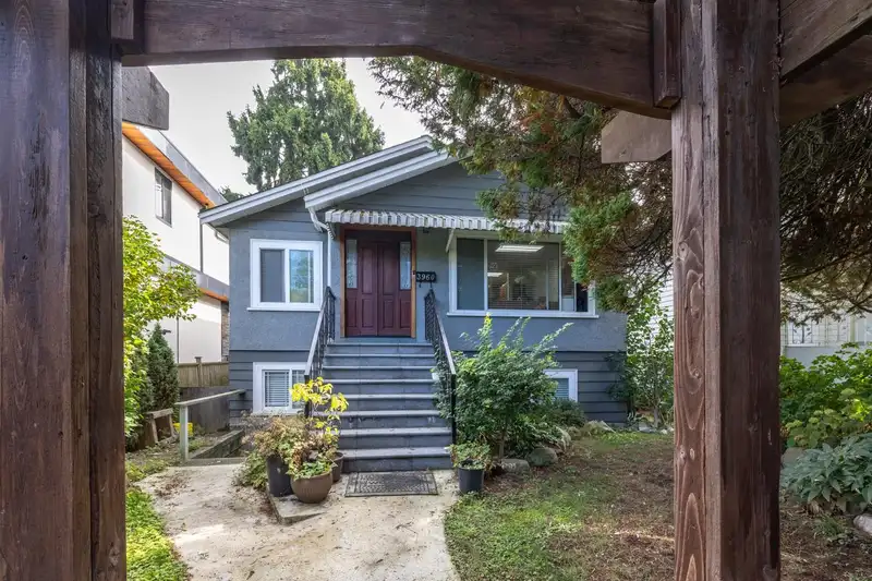 3960 NOOTKA STREET - photo 2 of 18