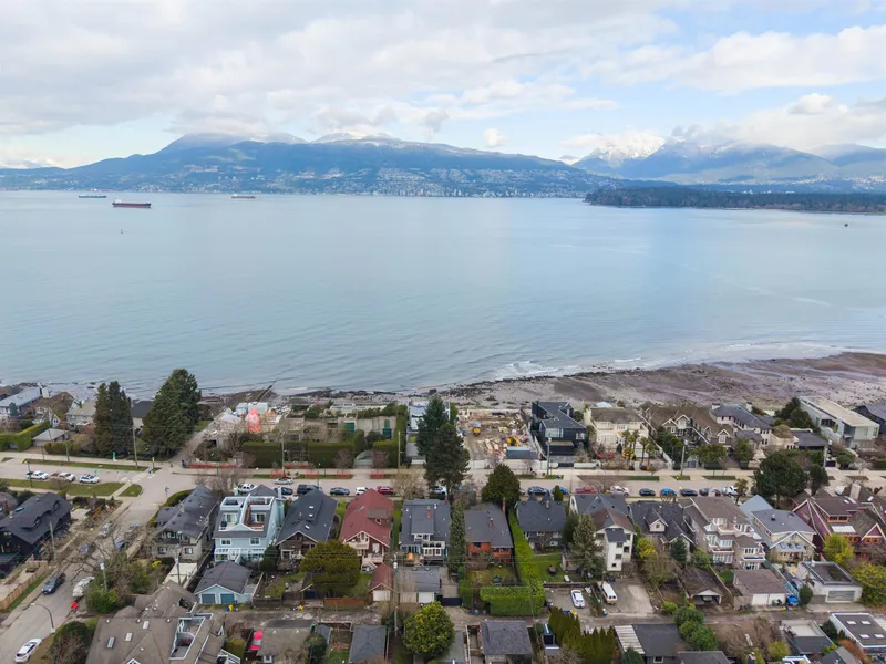 3044 POINT GREY ROAD - photo 4 of 25