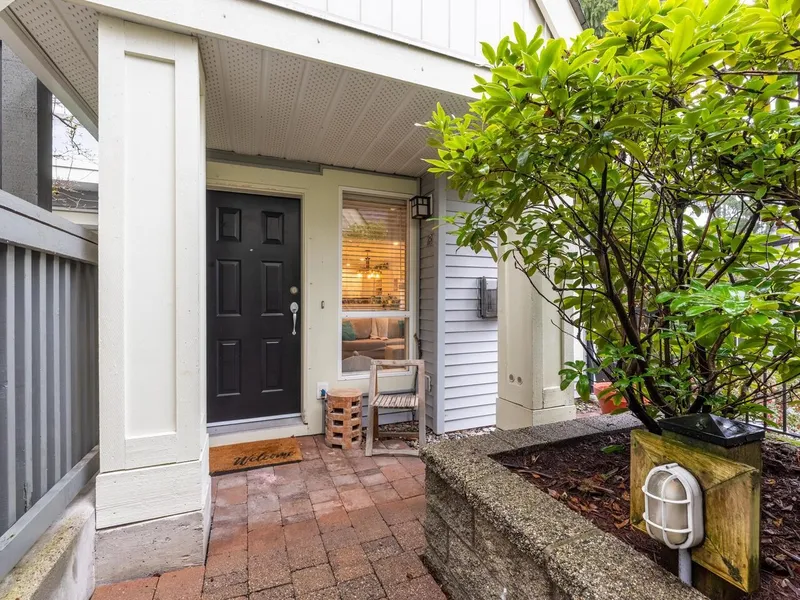 18 1073 LYNN VALLEY ROAD - photo 1 of 21