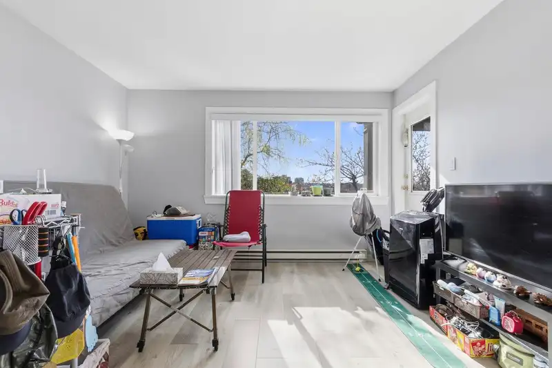 303 1310 CARIBOO STREET - photo 1 of 18
