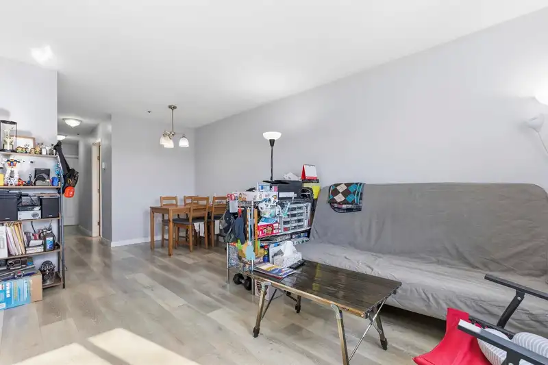 303 1310 CARIBOO STREET - photo 2 of 18