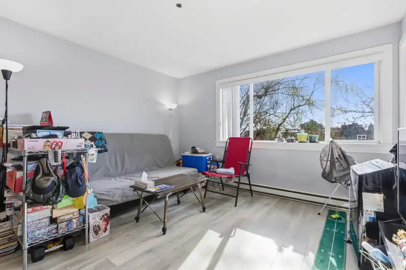 303 1310 CARIBOO STREET - photo 3 of 18
