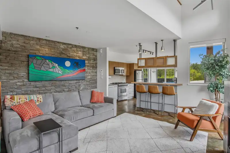 2 40775 TANTALUS ROAD - photo 2 of 28