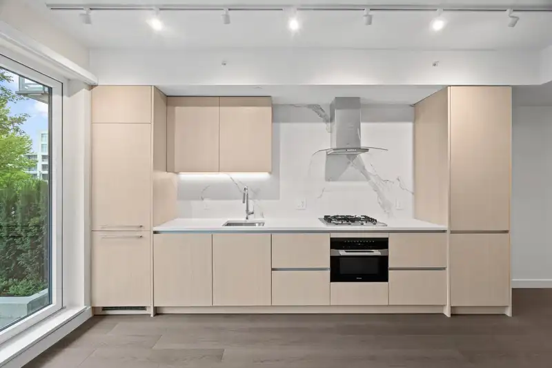 408 5168 CAMBIE STREET - photo 3 of 15
