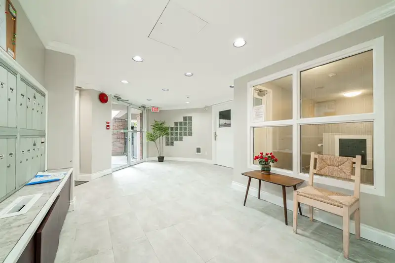 101 7231 ANTRIM AVENUE - photo 3 of 40