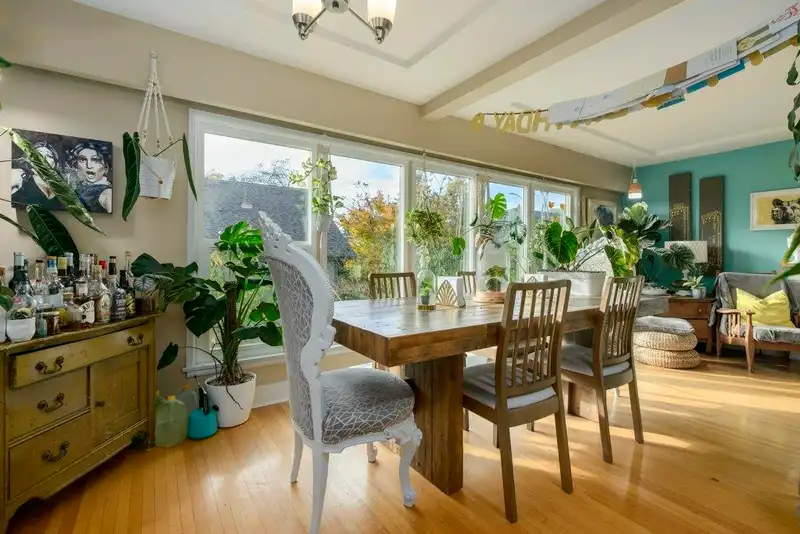 748 ALDERSON AVENUE - photo 2 of 34