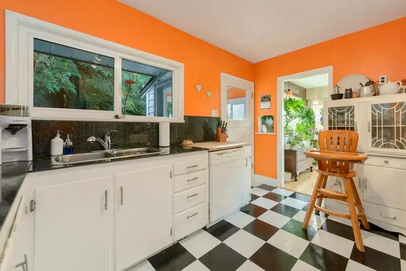 748 ALDERSON AVENUE - photo 4 of 34