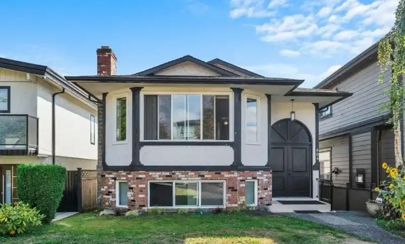 604 E 54TH AVENUE - photo 1 of 22