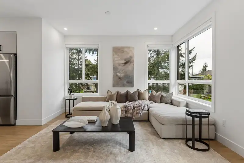 7 19667 55A AVENUE - photo 1 of 33
