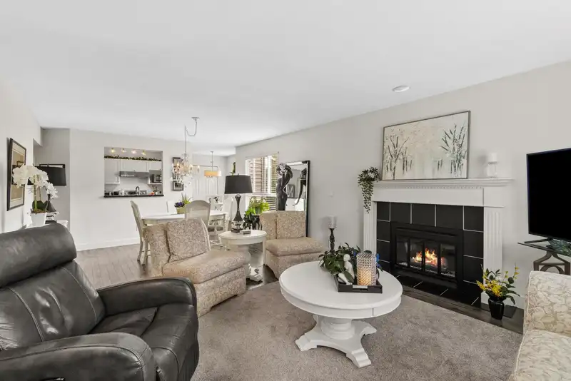 113 20381 96 AVENUE - photo 3 of 27