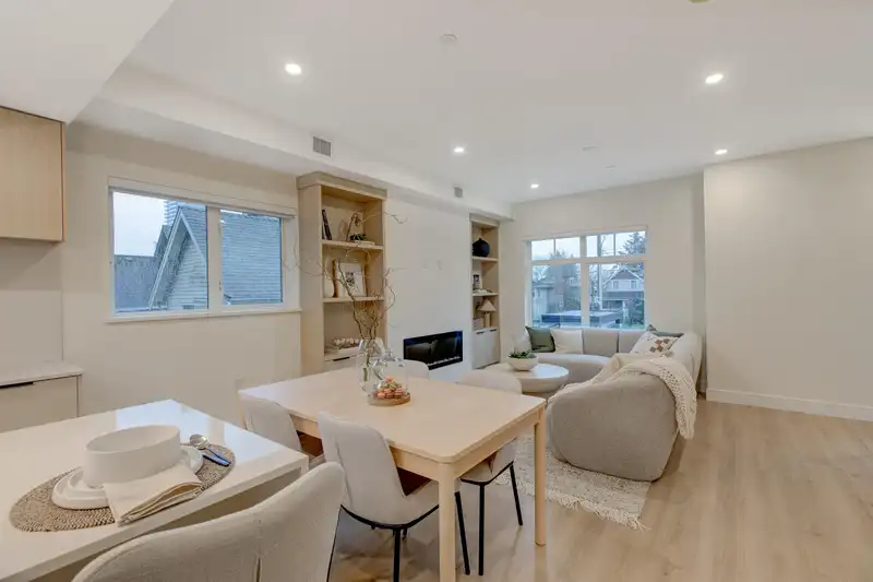 8 339 KEARY STREET - photo 2 of 37