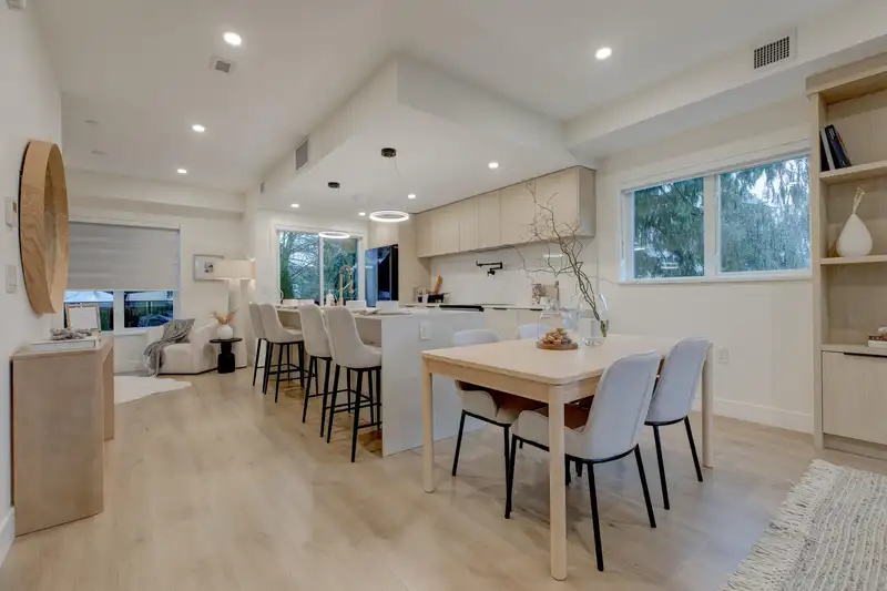 8 339 KEARY STREET - photo 4 of 37