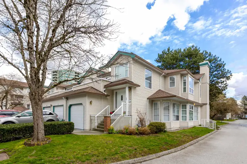 60 10038 150 STREET - photo 1 of 40