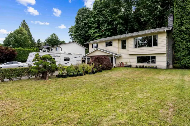 33332 WREN CRESCENT - photo 1 of 32