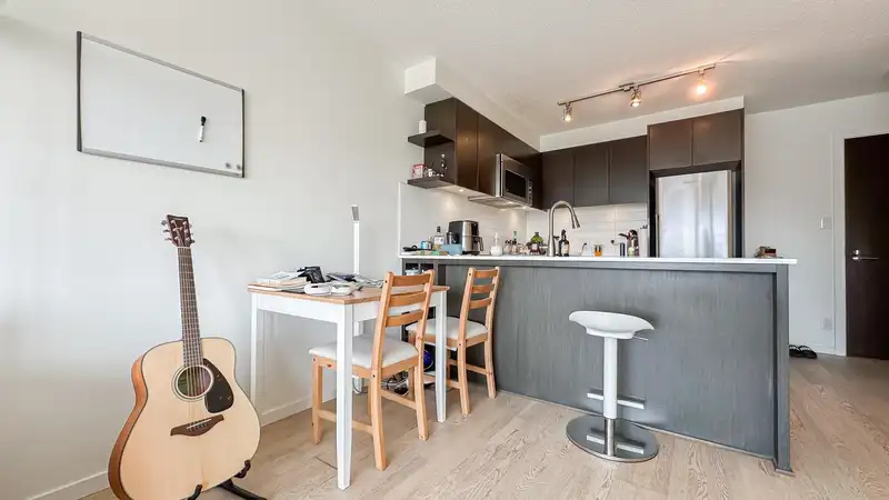 1307 7733 FIRBRIDGE WAY - photo 3 of 20