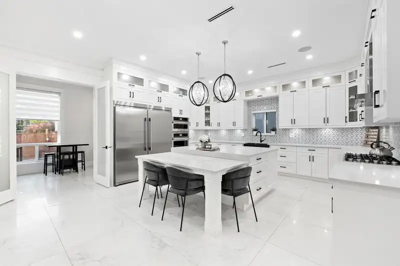 18065 58A AVENUE - photo 4 of 40