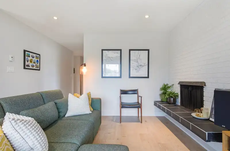 304 1825 W 8TH AVENUE - photo 4 of 34