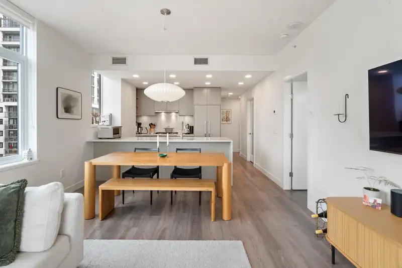 1507 4433 ALASKA STREET - photo 2 of 39