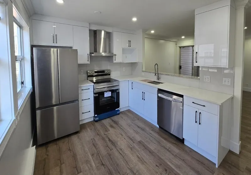 53 2450 HAWTHORNE AVENUE - photo 1 of 25