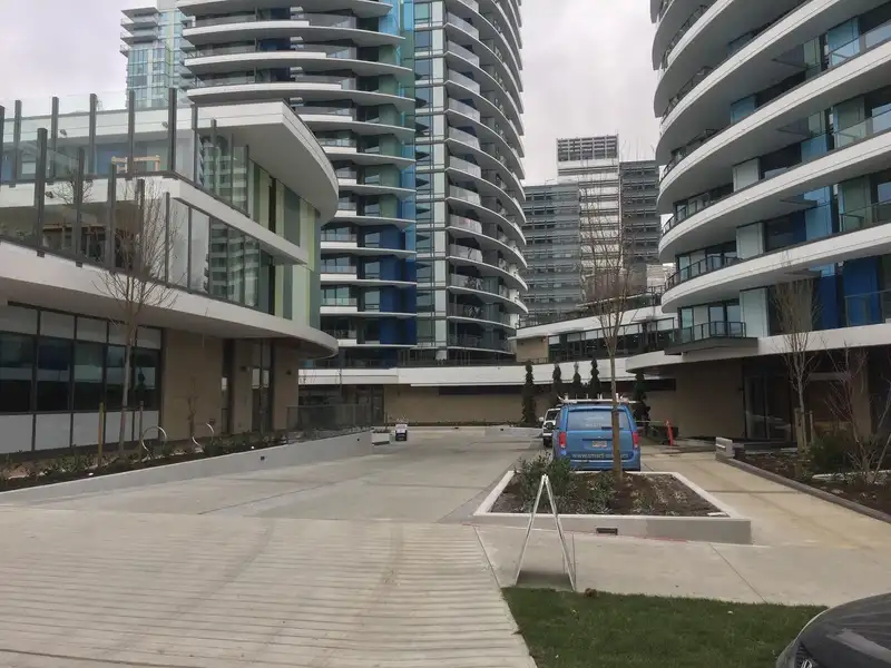 509 8189 CAMBIE STREET - photo 3 of 13
