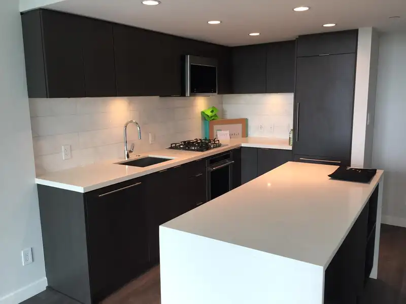 509 8189 CAMBIE STREET - photo 4 of 13
