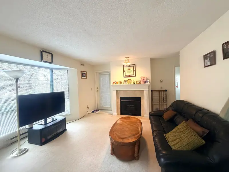 203 5250 VICTORY STREET - photo 1 of 16