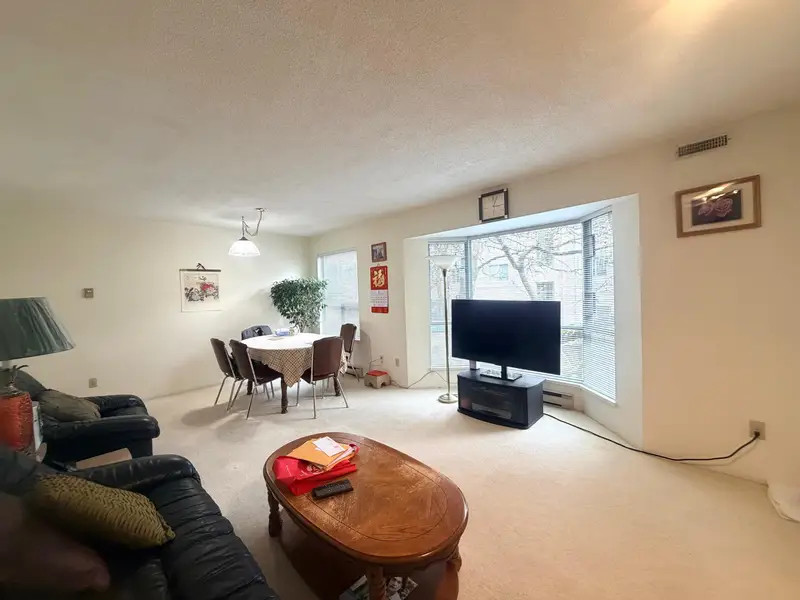 203 5250 VICTORY STREET - photo 2 of 16