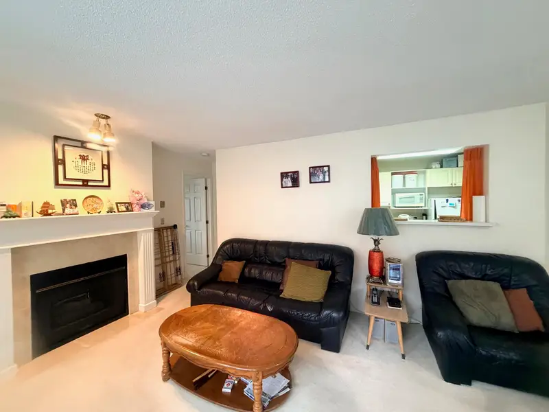 203 5250 VICTORY STREET - photo 4 of 16