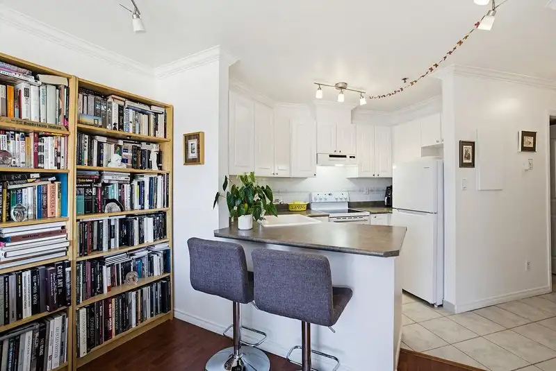 304 2025 STEPHENS STREET - photo 2 of 25