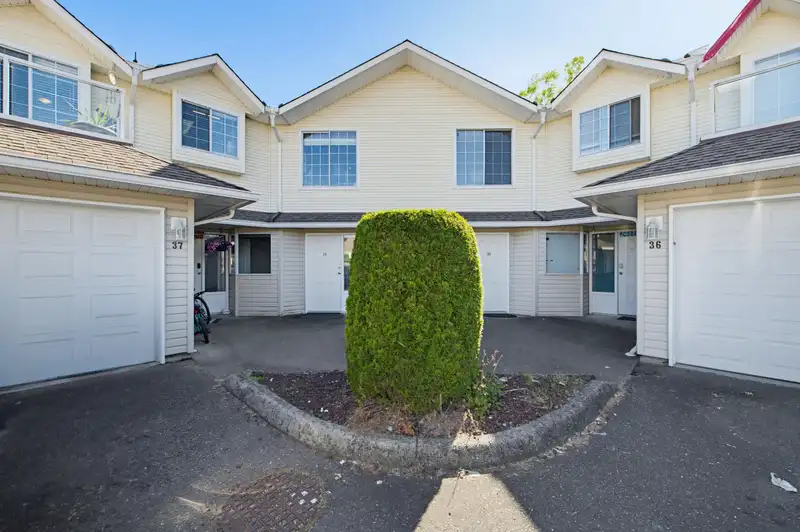 38 31255 UPPER MACLURE ROAD - photo 2 of 39