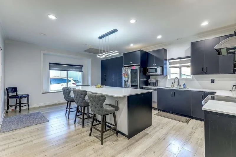 7171 151 STREET - photo 2 of 25