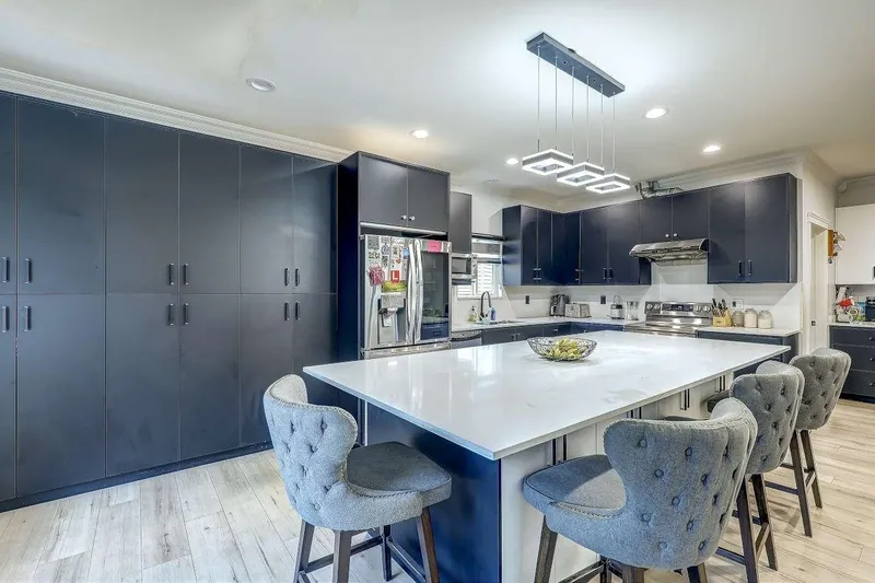 7171 151 STREET - photo 3 of 25